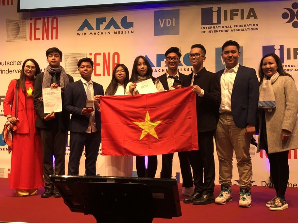 Team RICE đạt thành tích cao tại Cuộc thi Quốc tế về Ý tưởng Phát minh và Sáng chế Sản phẩm mới iENA